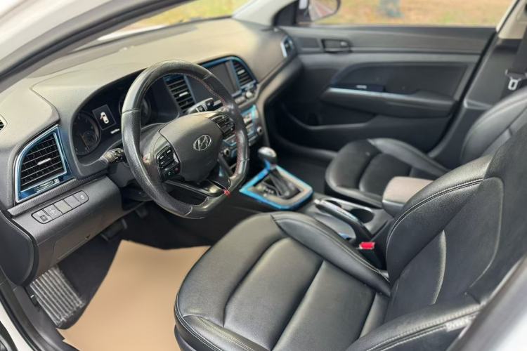Used Hyundai Elantra 2016 1.4T Dual-Clutch Xuan Dong · Dynamic Version
