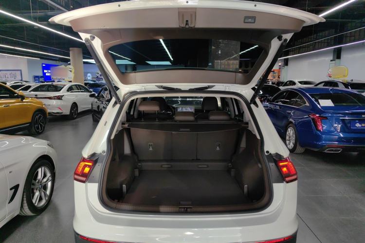 Used Volkswagen Tiguan L 2023 330TSI Automatic Two-Wheel Drive Smart Edition