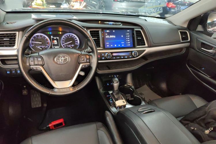 Used Toyota Highlander 2018 2.0T Four-Wheel Drive Prestige Version 7 Seats China V Emission Standard

