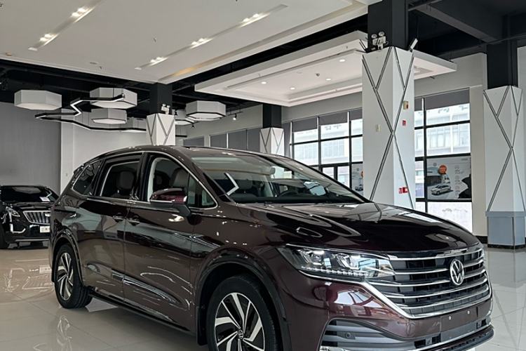 Used Volkswagen Viloran 2022 380TSI Luxury Edition

