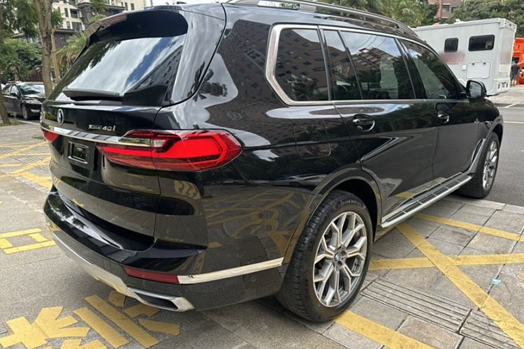 Used BMW X7 2022 xDrive40i Luxury Package with Leading Features
