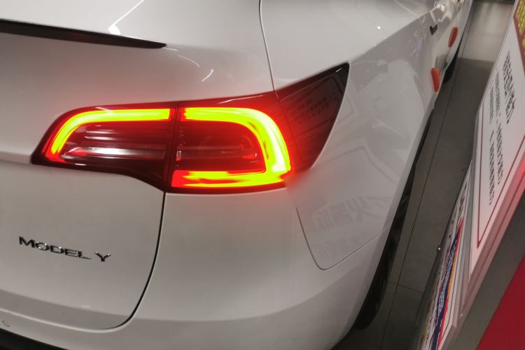 Used Tesla Model Y 2021 Standard Range Rear-Wheel Drive Version