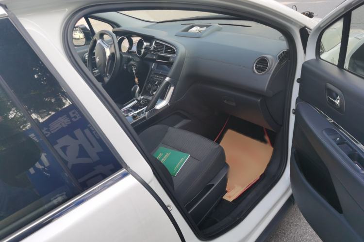 Used Peugeot 3008 2015 2.0L Automatic Classic Edition
