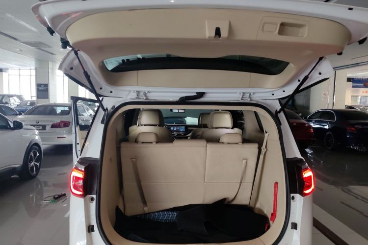 Used Buick GL8 2023 ES Lu Zun Deluxe Model