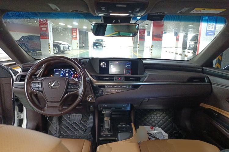 Used Lexus ES 2018 200 Excellence Edition China V Standard
