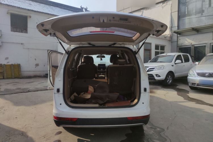 Used Baojun 730 2017 1.5T Manual Fashion Version 7 Seats China V Emission Standard
