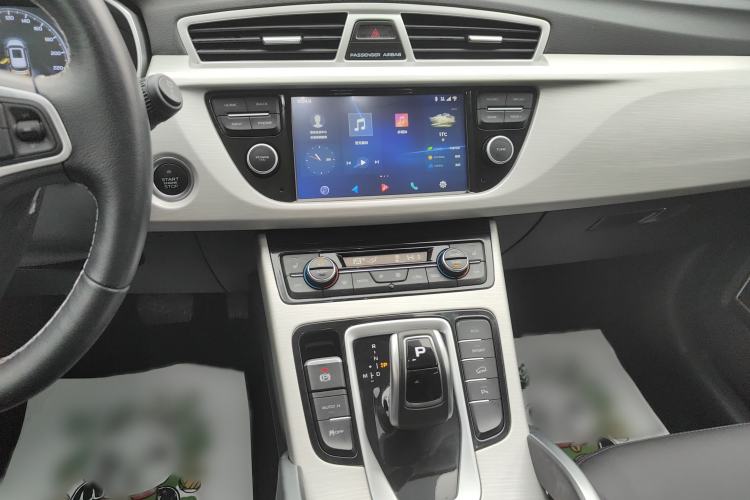 Used Geely Auto Emgrand X7 Sport 2020 1.8TD DCT Two-Wheel Drive Smart Connect 4G-Enabled Version
