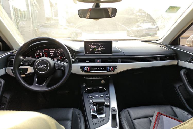 Used Audi A4L 2019 40 TFSI Fashion Edition China VI Emission Standard
