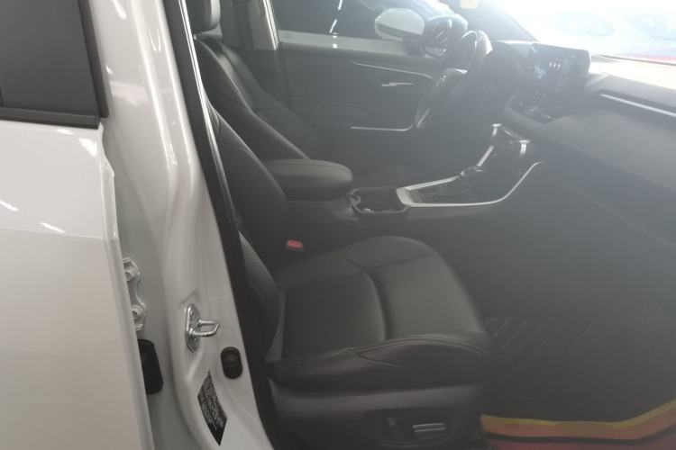 Used Toyota Wildlander 2023 2.0L CVT Four-Wheel Drive Luxury PLUS Edition
