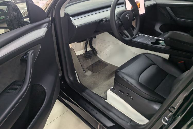 Used Tesla Model Y 2023 Rear-Wheel-Drive Version