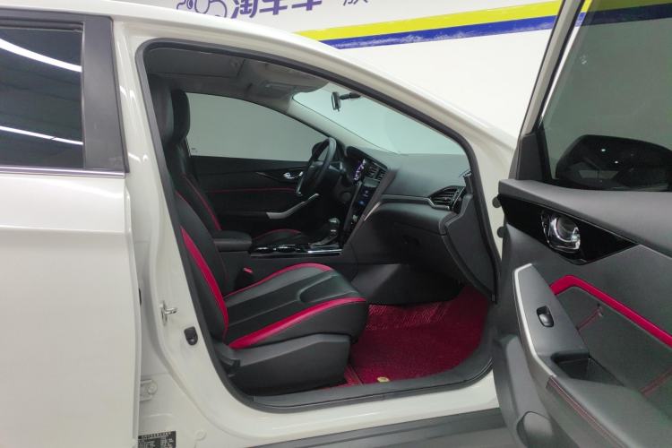 Used Venucia D60 2019 100 000 Honor 1.6L XL CVT Chenku Edition China VI Standard
