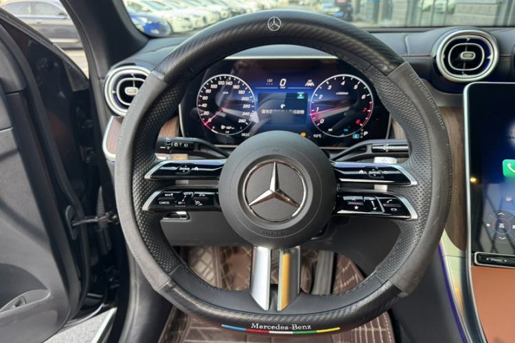 Used Mercedes-Benz GLC 2025 GLC 300 L 4MATIC Dynamic Model 5 Seats