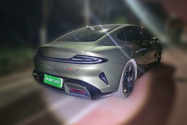 Used Xiaomi Auto SU7 2024 Four-Wheel Drive Ultra-Long Range Advanced Intelligent Driving Max Edition
