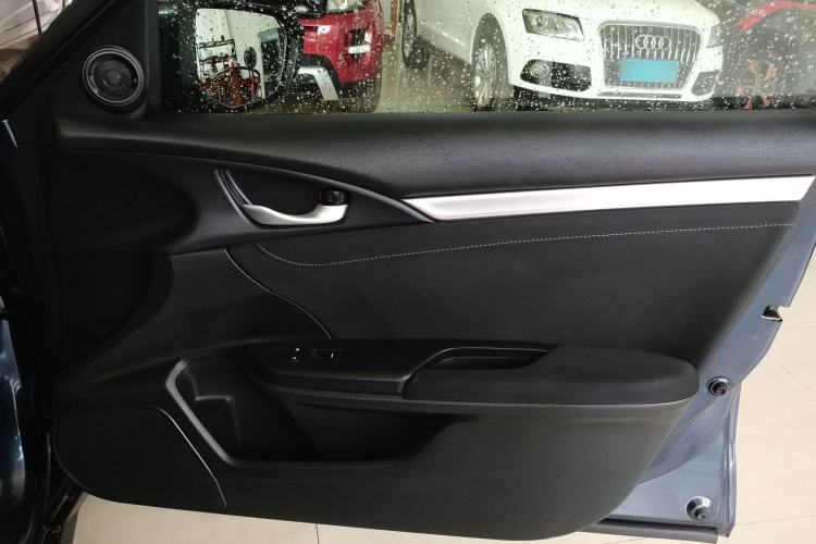 Used Honda Civic 2016 220TURBO CVT Luxury Edition
