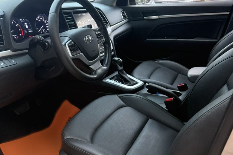 Used Hyundai Elantra 2016 1.6L Automatic ZhiXuan · Luxury Version
