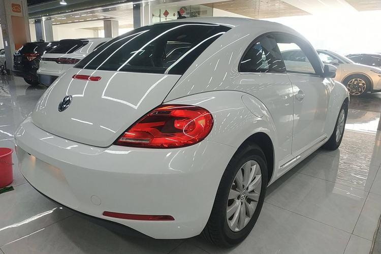 Used Volkswagen Beetle 2015 180TSI model
