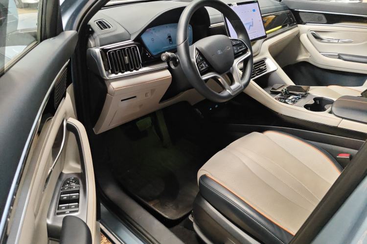 Used BYD Song PLUS New Energy 2024 HONOR Edition DM-i 110km Flagship PLUS
