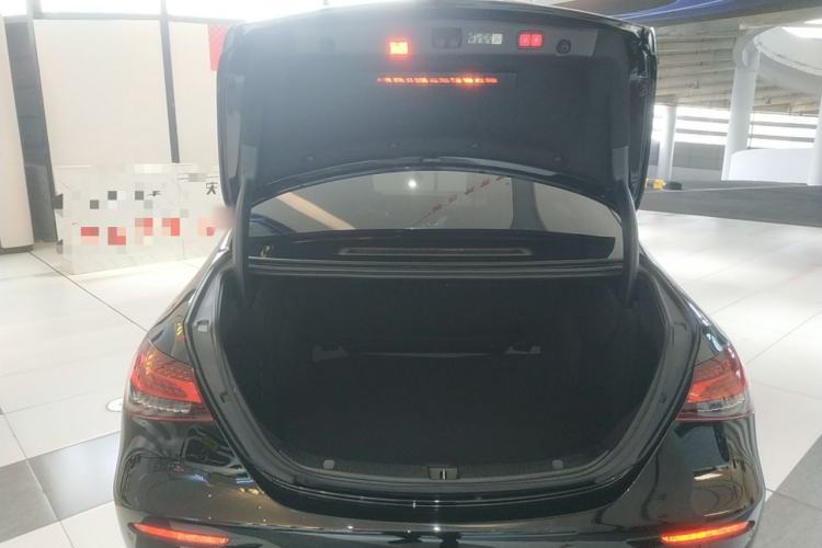 Used Mercedes-Benz E-Class 2023 Updated E 300 L Fashion Edition
