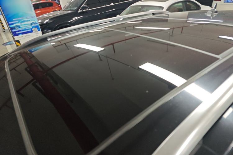 Used Volkswagen T-ROC 2023 300TSI DSG Two-Wheel-Drive Chen Guang Edition
