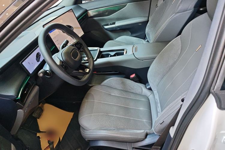 Used Lynk & Co 07 2024 EM-P 126 Long-Range Halo
