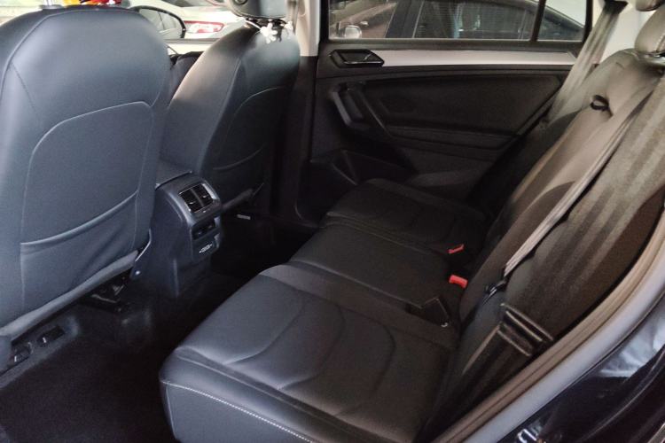 Used Volkswagen Tiguan L 2021 330TSI Automatic Two-Wheel Drive Smart Edition
