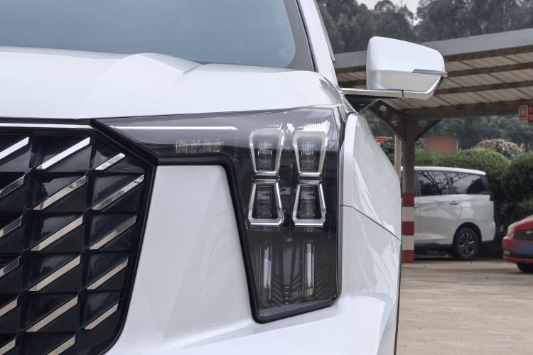 Used GAC Trumpchi GS8 2022 Flagship Series 2.0 TGDI Four-Wheel Drive Luxury Smart Connectivity Version (7 Seats)
