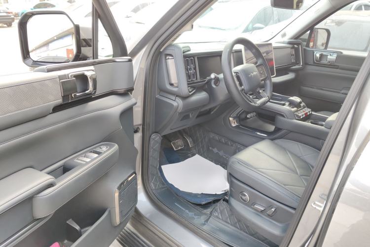 Used  Leopard 5 2023 Explore Edition