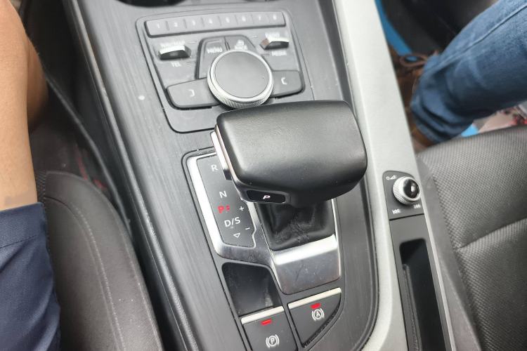 Used Audi A4L 2018 30th Anniversary Edition 40 TFSI Trendy Model
