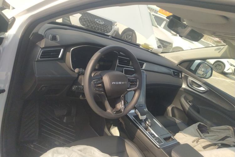 Used Roewe RX5 2025 PLUS 330TGI Automatic Trendsetting Smart Edition
