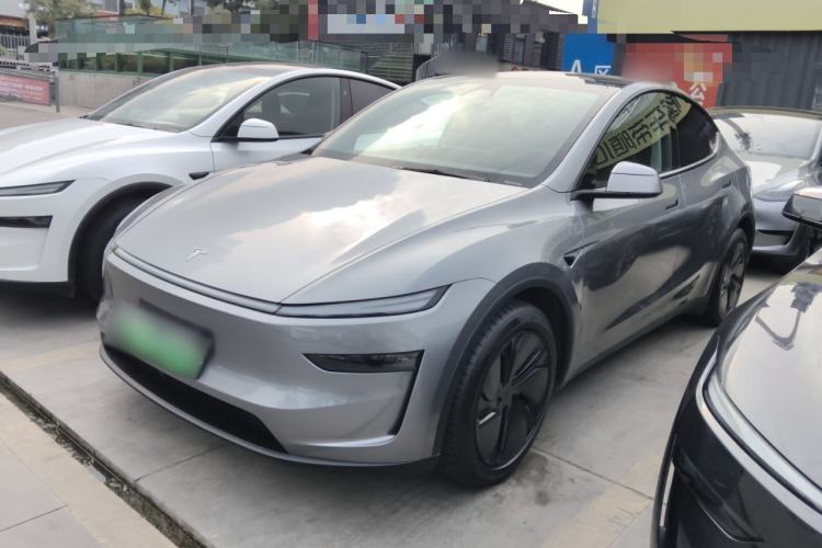 Used Tesla Model Y 2025 Long-Range All-Wheel-Drive Version