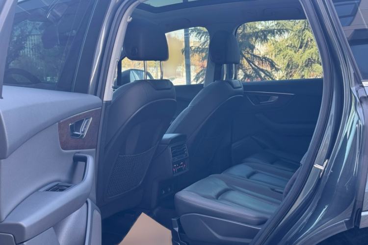 Used Audi Q7 2021 55 TFSI quattro S line Sport model