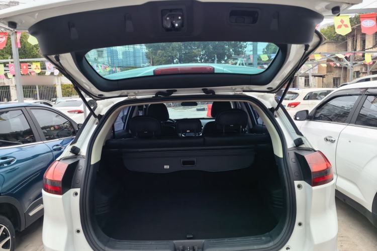 Used Geely Auto Emgrand X7 Sport 2020 1.8TD DCT Two-Wheel Drive Smart Connect 4G-Enabled Version
