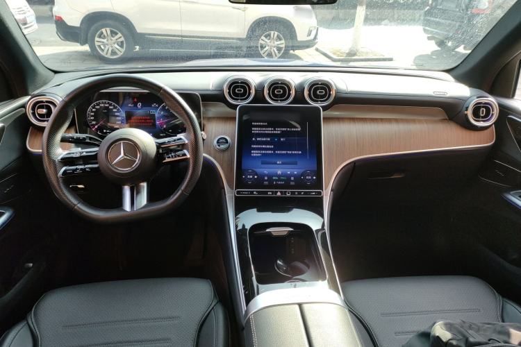 Used Mercedes-Benz GLC 2023 GLC 300 L 4MATIC Dynamic 7-Seater
