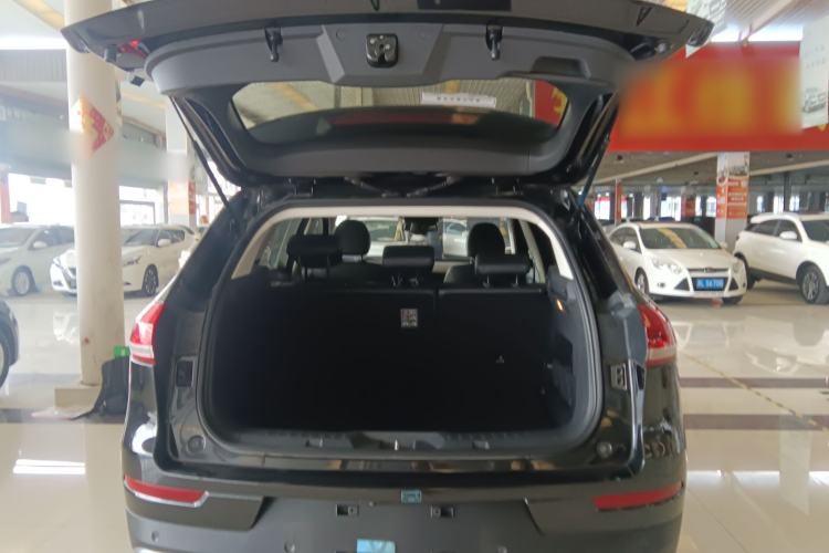 Used Haval H6 2017 Red Label 2.0T Automatic Two-Wheel Drive ZhiShang Model
