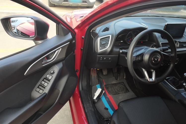 Used Mazda Mazda 3 Axela 2017 Sedan 1.5L Manual Comfort Model Emission Standard China V
