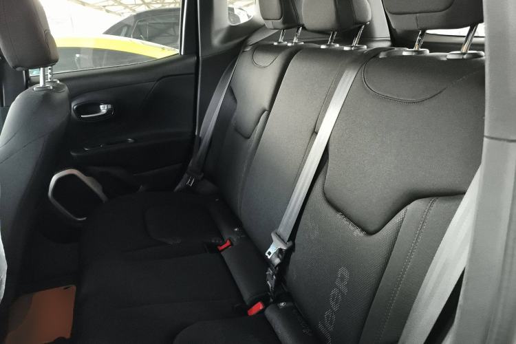 Used  Renegade 2017 180T Automatic High-Energy Version
