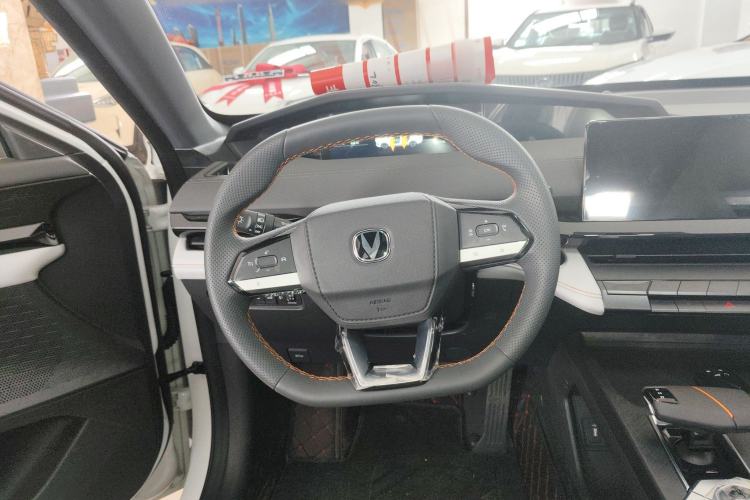 Used Changan UNI-V iDD 2024 Blue Whale Smart Electric iDD 136km Smart & Fun Model
