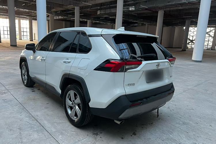 Used Toyota RAV4 2021 2.0L CVT Two-Wheel Drive Fashion PLUS Edition
