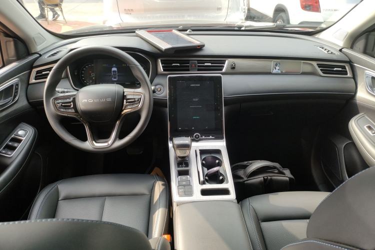 Used Roewe RX5 2023 PLUS 330TGI Automatic Trendsetting Smart Edition
