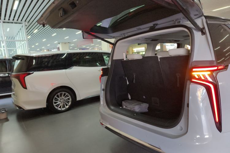 Used SAIC MAXUS Dajia 9 2024 Super Hybrid Long-Range Forest Edition 7-Seater