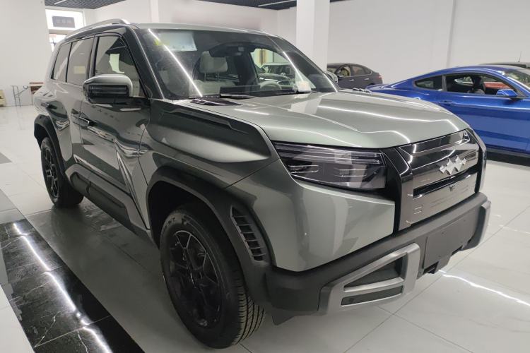 Used Formula Leopard Titanium 3 2025 501 km Range Rear-Wheel Drive Intelligent Driving Max Edition
