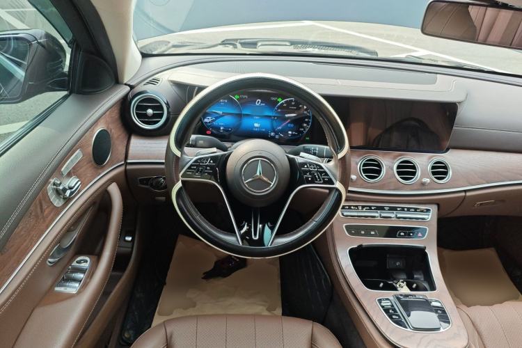 Used Mercedes-Benz E-Class New Energy 2023 E 350 e L Plug-in Hybrid Sports Sedan
