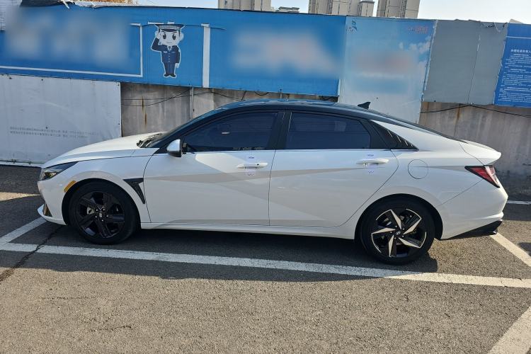 Used Hyundai Elantra 2021 1.5L CVT LUX Prestige Edition
