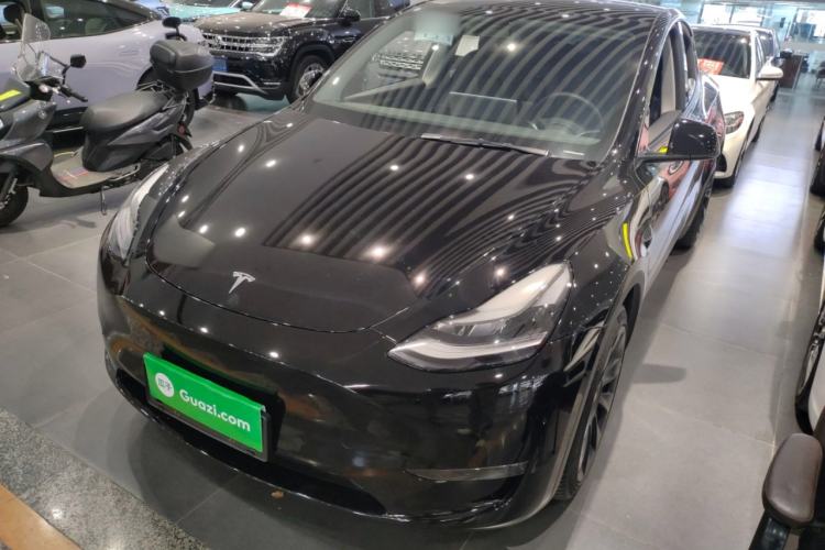Used Tesla Model Y 2022 Long-Range All-Wheel-Drive Version