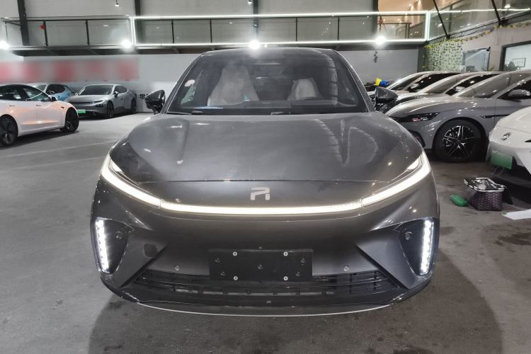 Used  R7 2022 Long-Range Advanced Edition