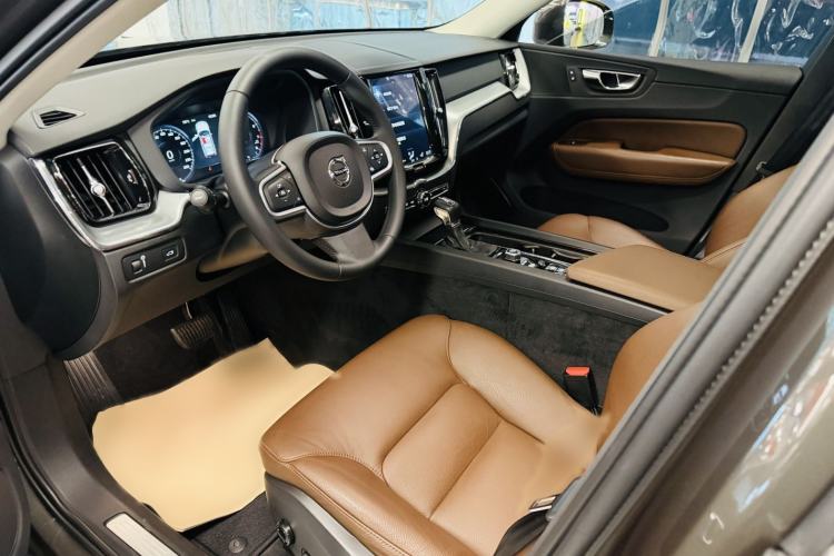 Used Volvo XC60 2019 T5 4x4 Smart Edition China V Standard
