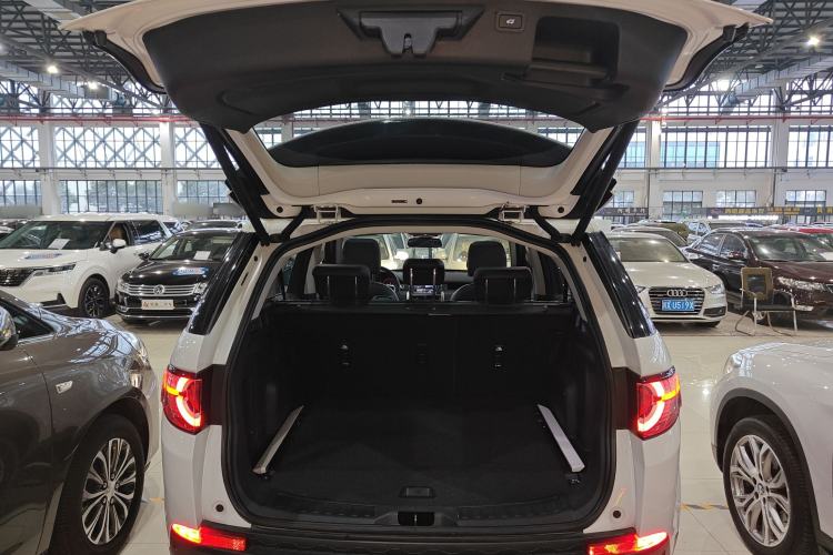 Used Land Rover Discovery Sport 2019 240 PS SE Version China VI Standard
