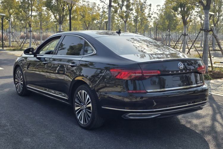 Used Volkswagen Passat 2020 330TSI Luxury Edition China VI

