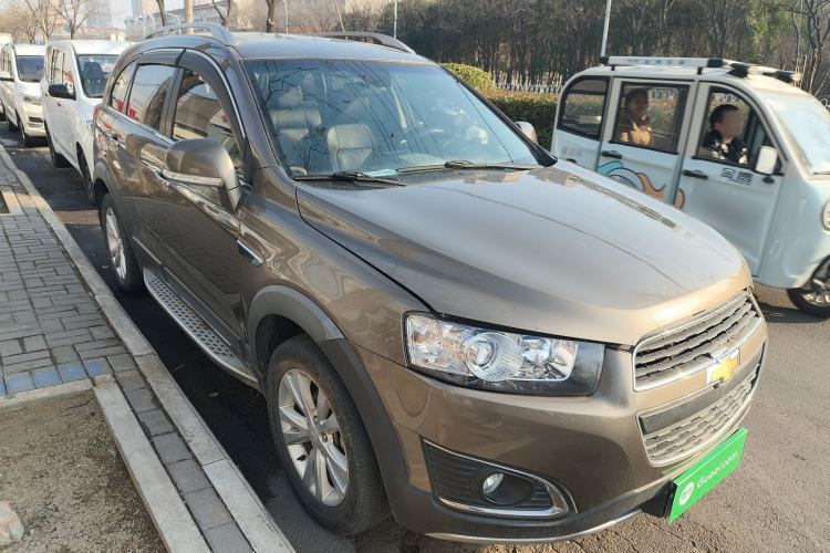 Used Chevrolet Captiva 2015 2.4L 4x4 Flagship Edition 7-Seater

