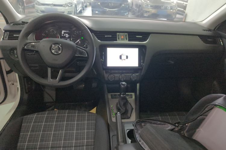 Used Skoda Octavia 2019 1.5L Automatic SmartDrive Comfort Edition China VI Standard
